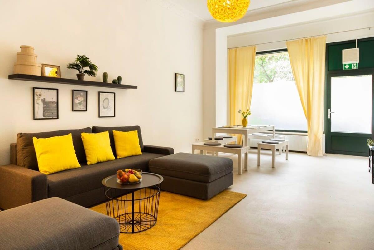 Modern 2 Bedroom Apartment In Berlin Schoeneberg Экстерьер фото