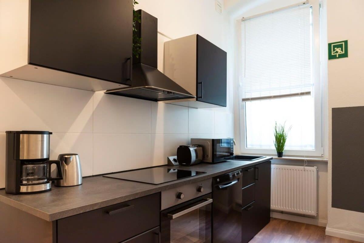 Modern 2 Bedroom Apartment In Berlin Schoeneberg Экстерьер фото