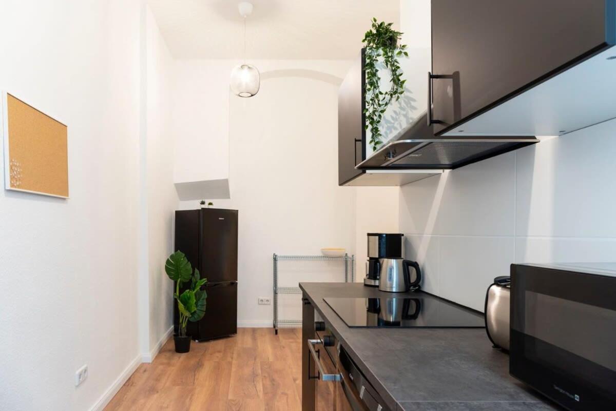 Modern 2 Bedroom Apartment In Berlin Schoeneberg Экстерьер фото